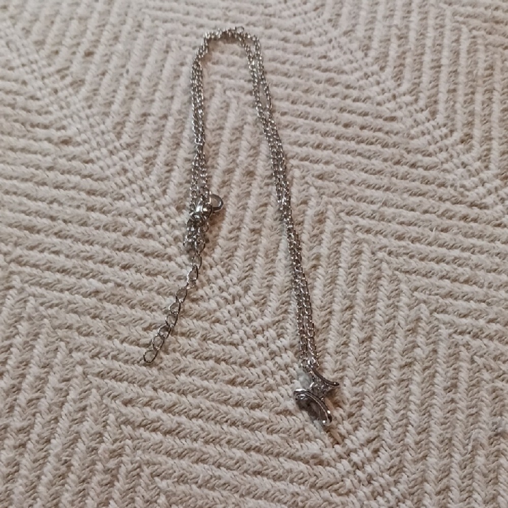 Chic Silver Necklace with Star Pendant